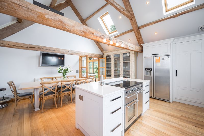 Kitchen / Breakfast Room- click for photo gallery